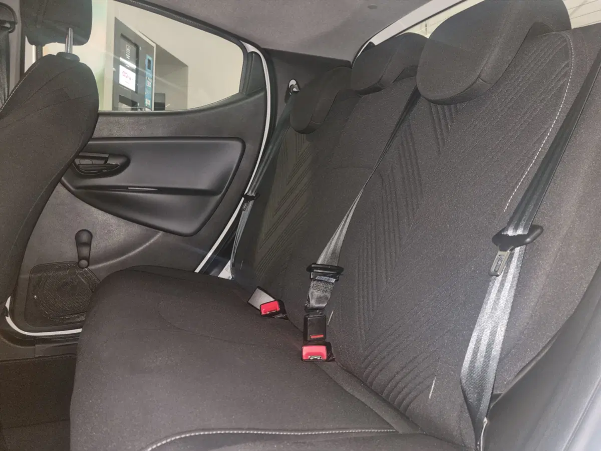 Lancia Ypsilon usata a Cagliari (9)