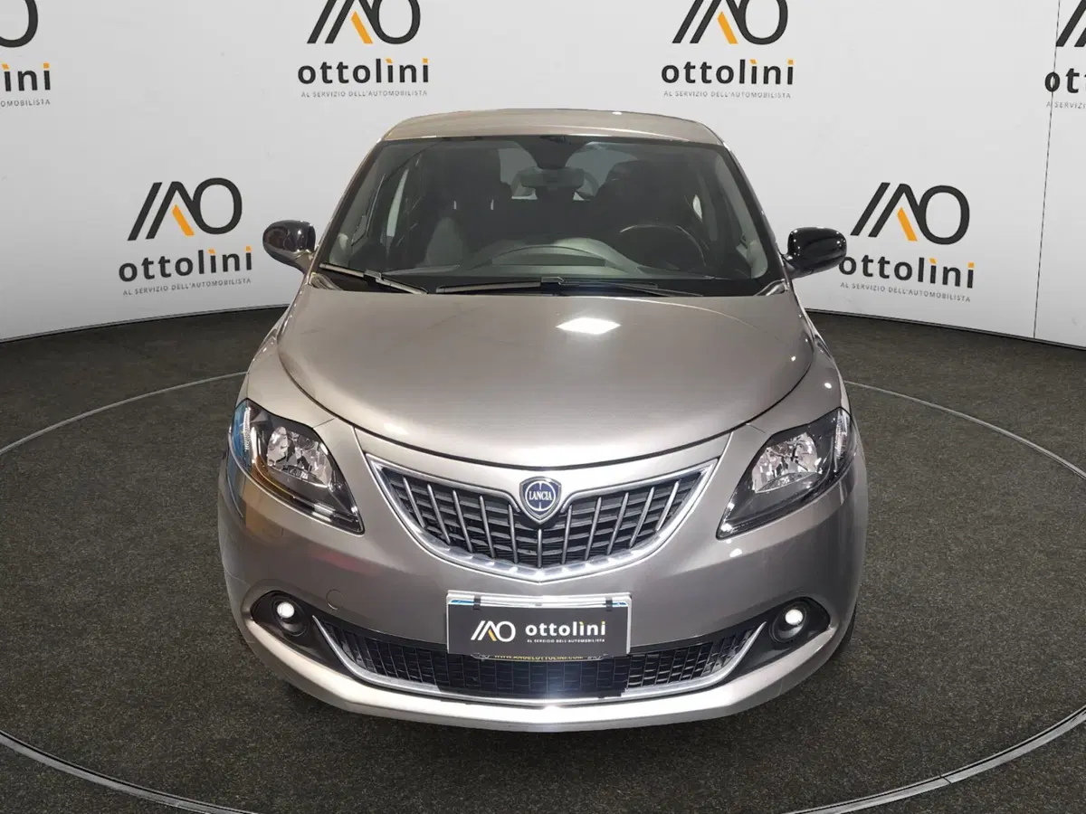 Lancia Ypsilon usata a Cagliari (2)