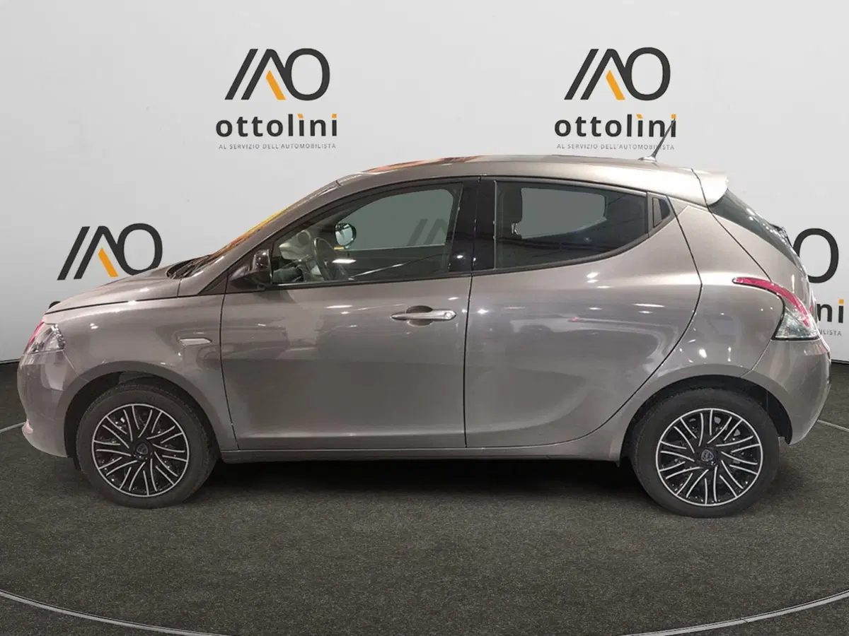 Lancia Ypsilon usata a Cagliari (3)