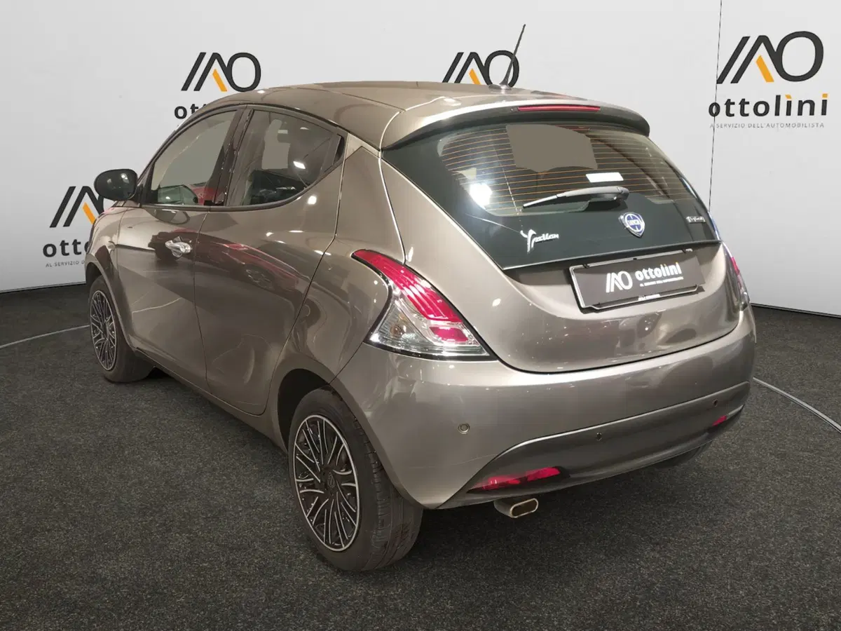 Lancia Ypsilon usata a Cagliari (4)