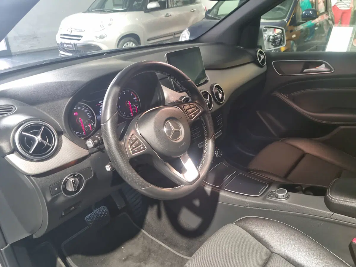 Mercedes-Benz Classe B usata a Cagliari (7)