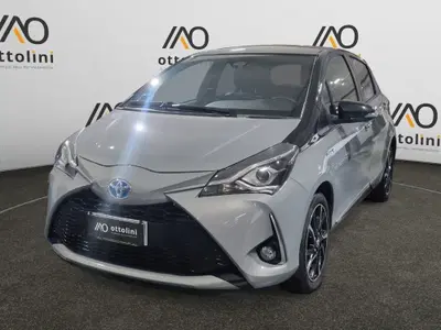 Toyota Yaris 1.5 Hybrid 5 porte Lounge Blue del 2018 usata a Cagliari