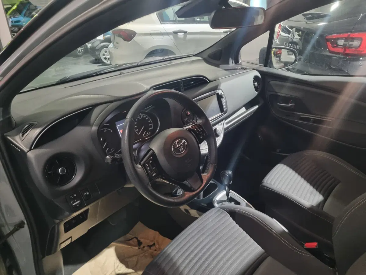 Toyota Yaris usata a Cagliari (7)