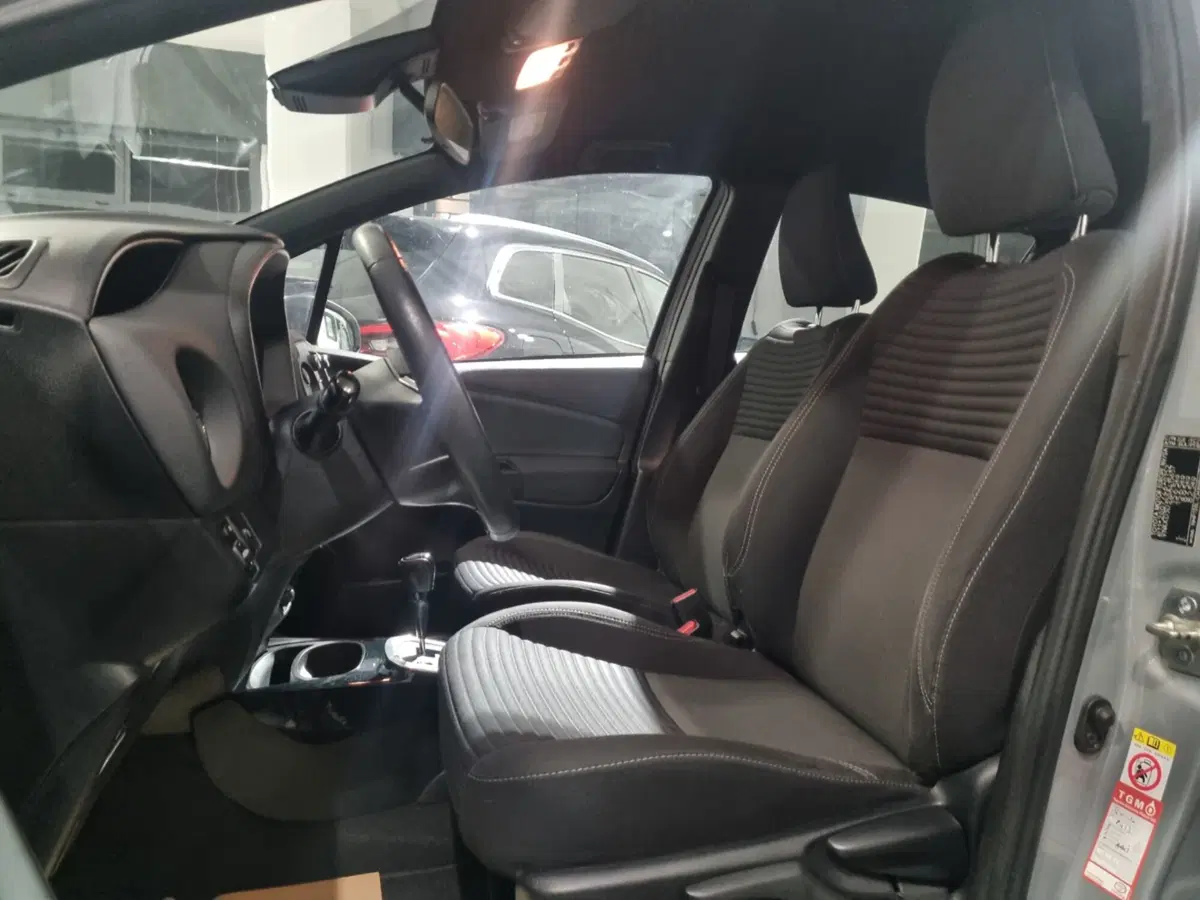 Toyota Yaris usata a Cagliari (9)