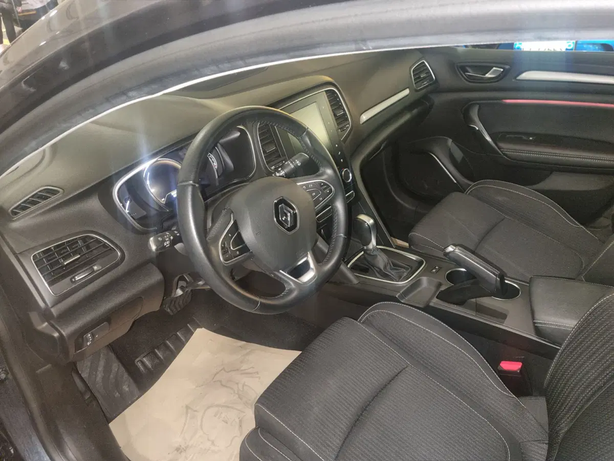 Renault Mégane Sporter usata a Cagliari (6)