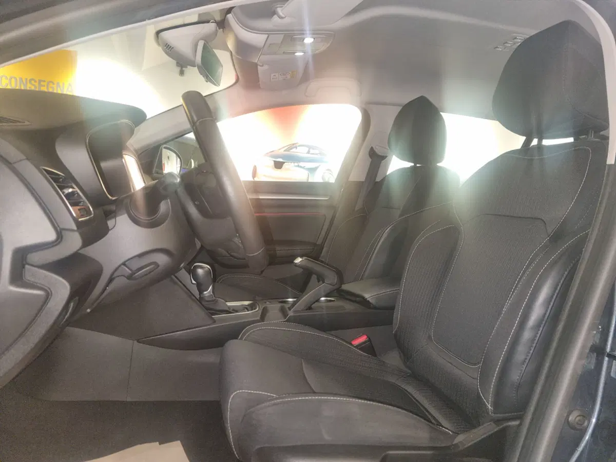 Renault Mégane Sporter usata a Cagliari (8)