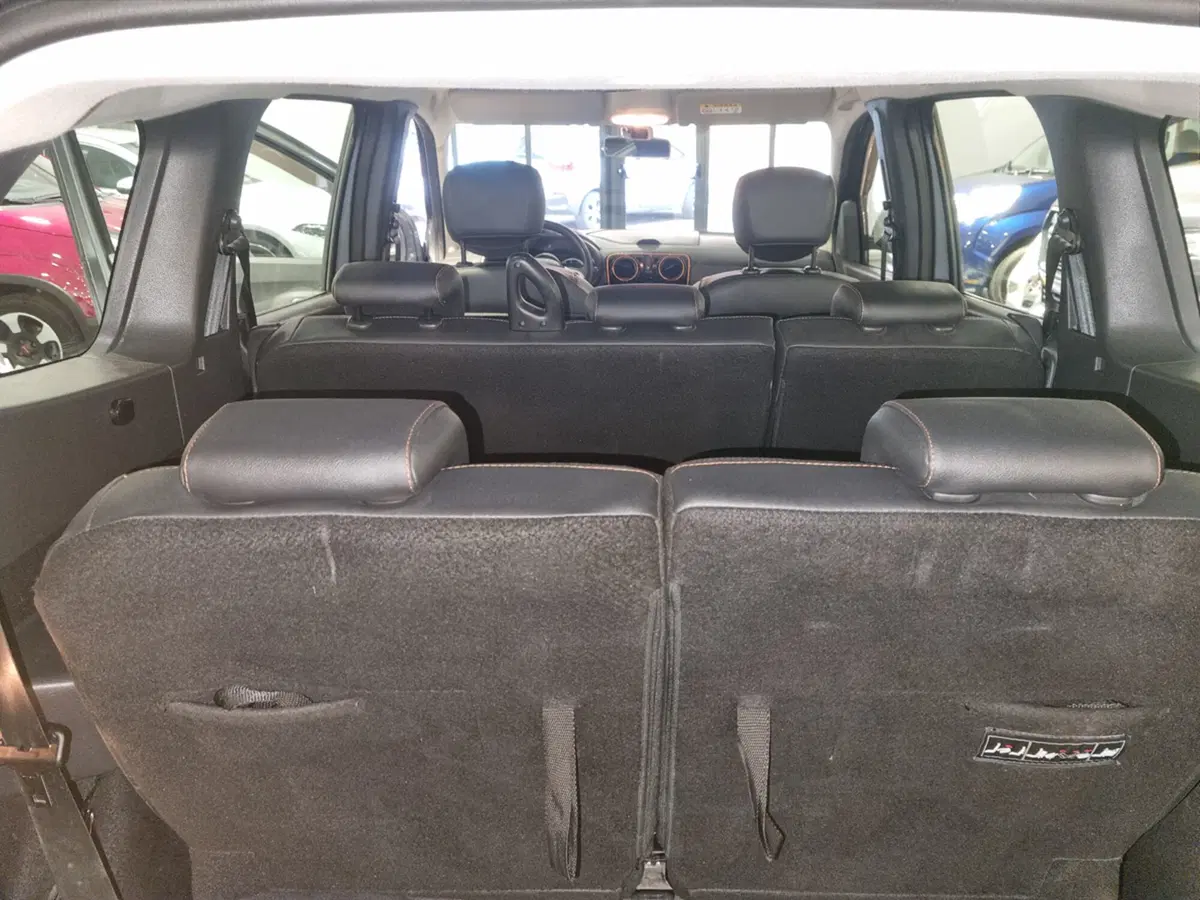 Dacia Lodgy usata a Cagliari (10)
