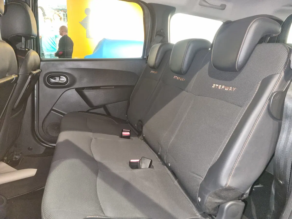 Dacia Lodgy usata a Cagliari (9)