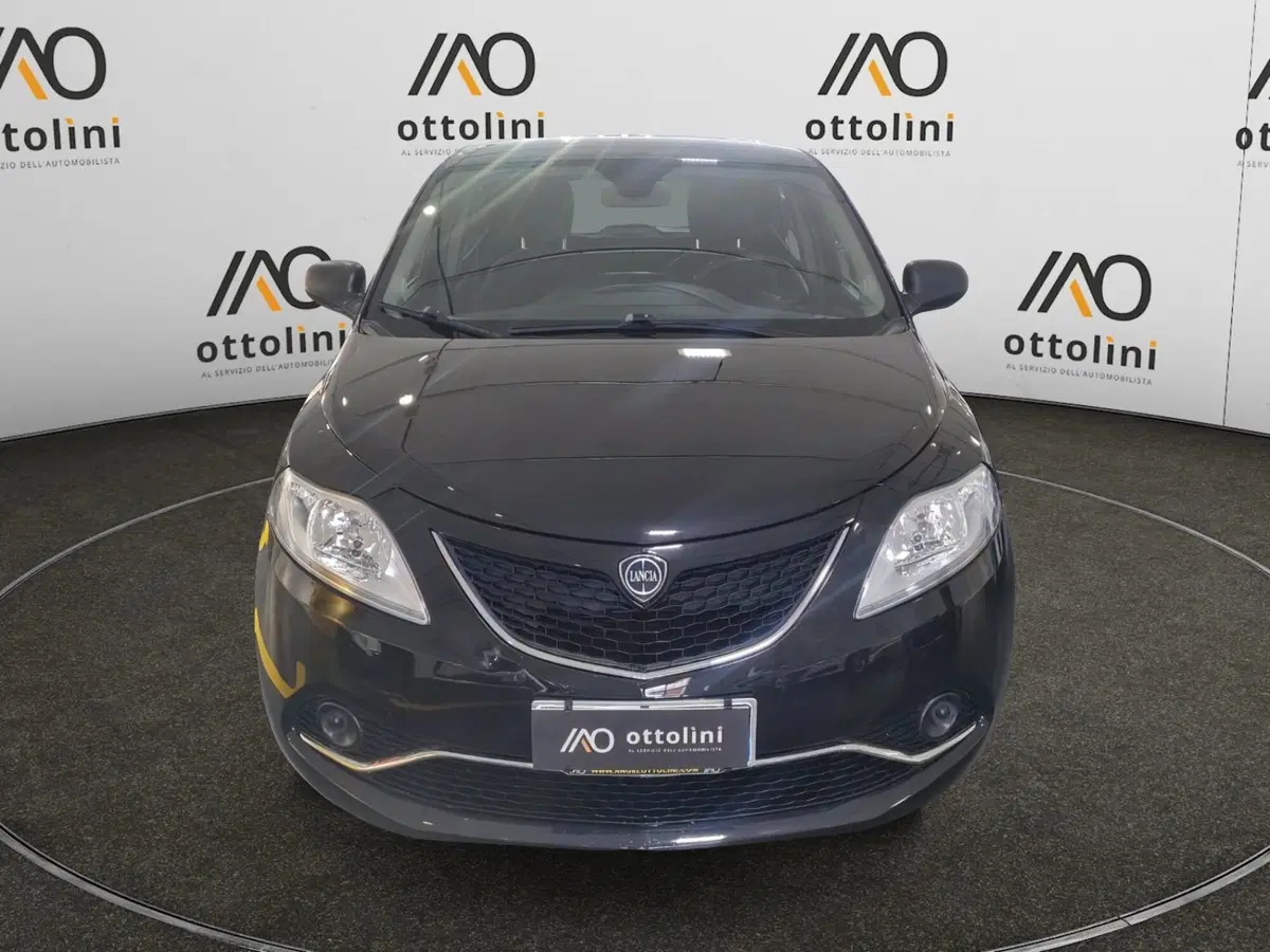 Lancia Ypsilon usata a Cagliari (2)
