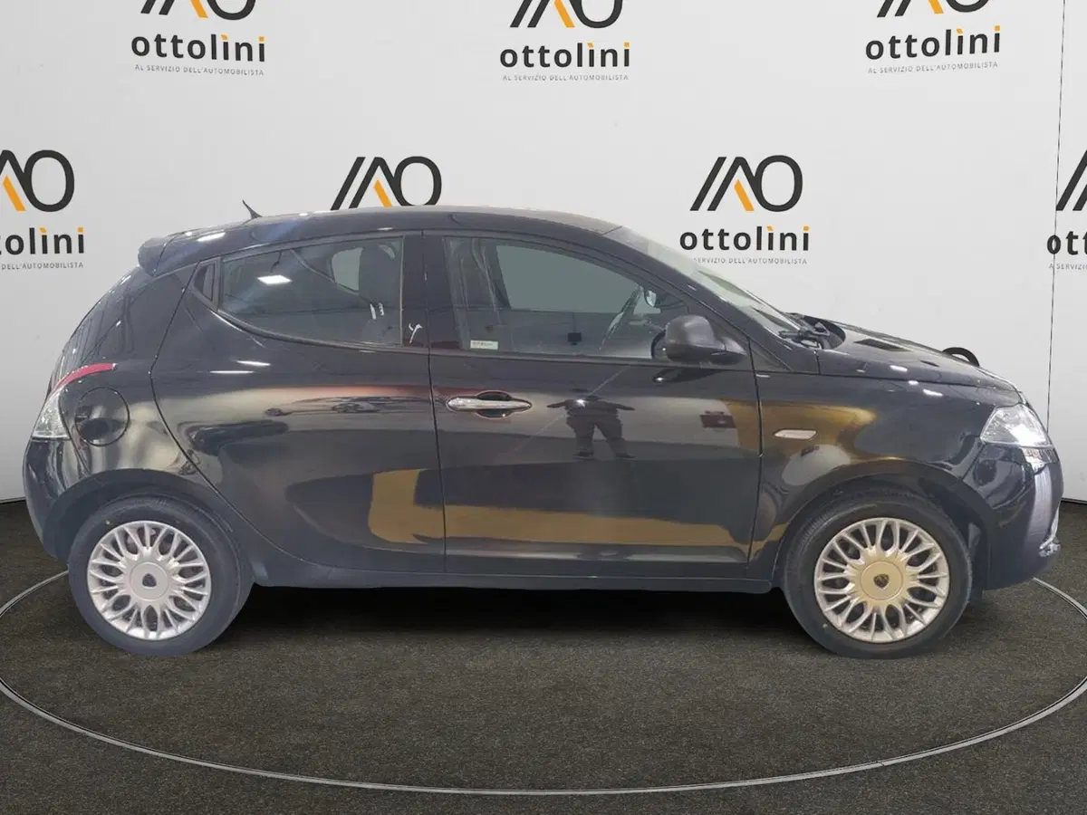 Lancia Ypsilon usata a Cagliari (3)