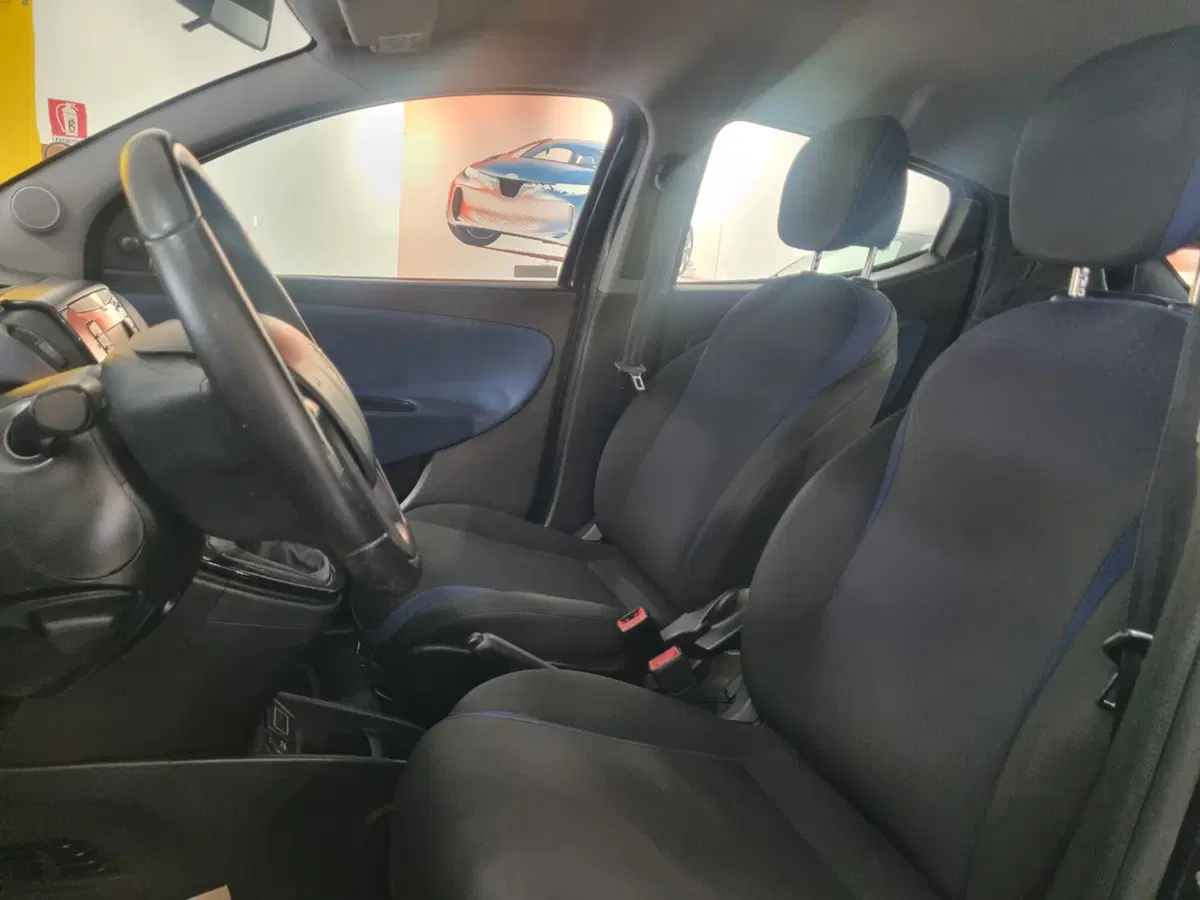 Lancia Ypsilon usata a Cagliari (8)