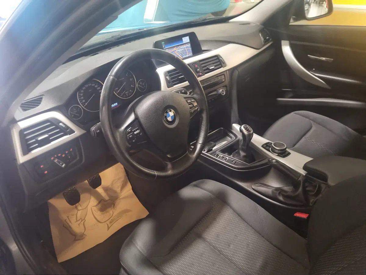 BMW Serie 3 usata a Cagliari (6)