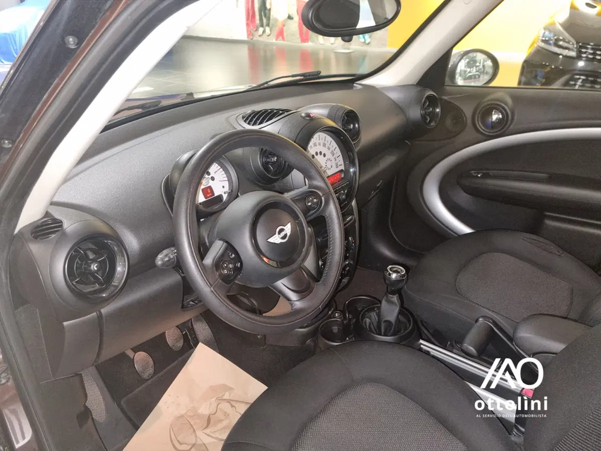 MINI Mini Countryman usata a Cagliari (6)