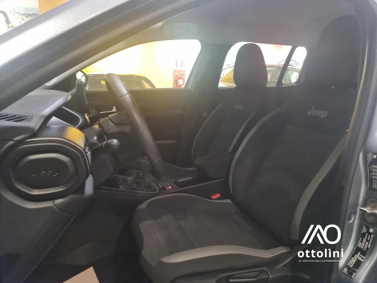 Jeep Avenger usata a Cagliari (8)