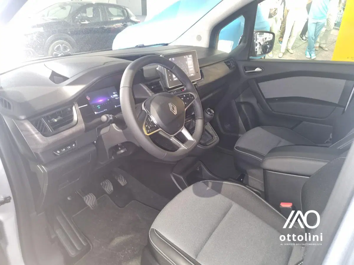 Renault Kangoo nuova a Cagliari (10)