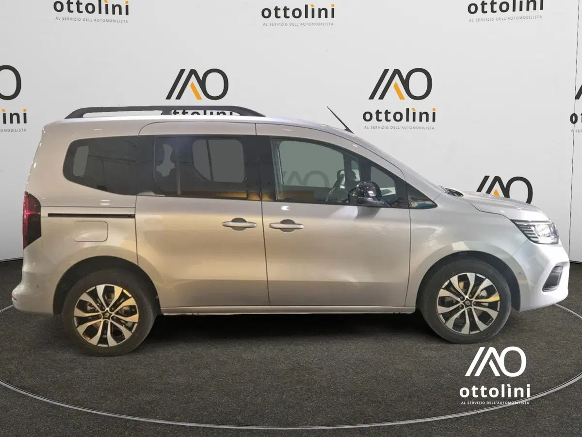 Renault Kangoo nuova a Cagliari (3)