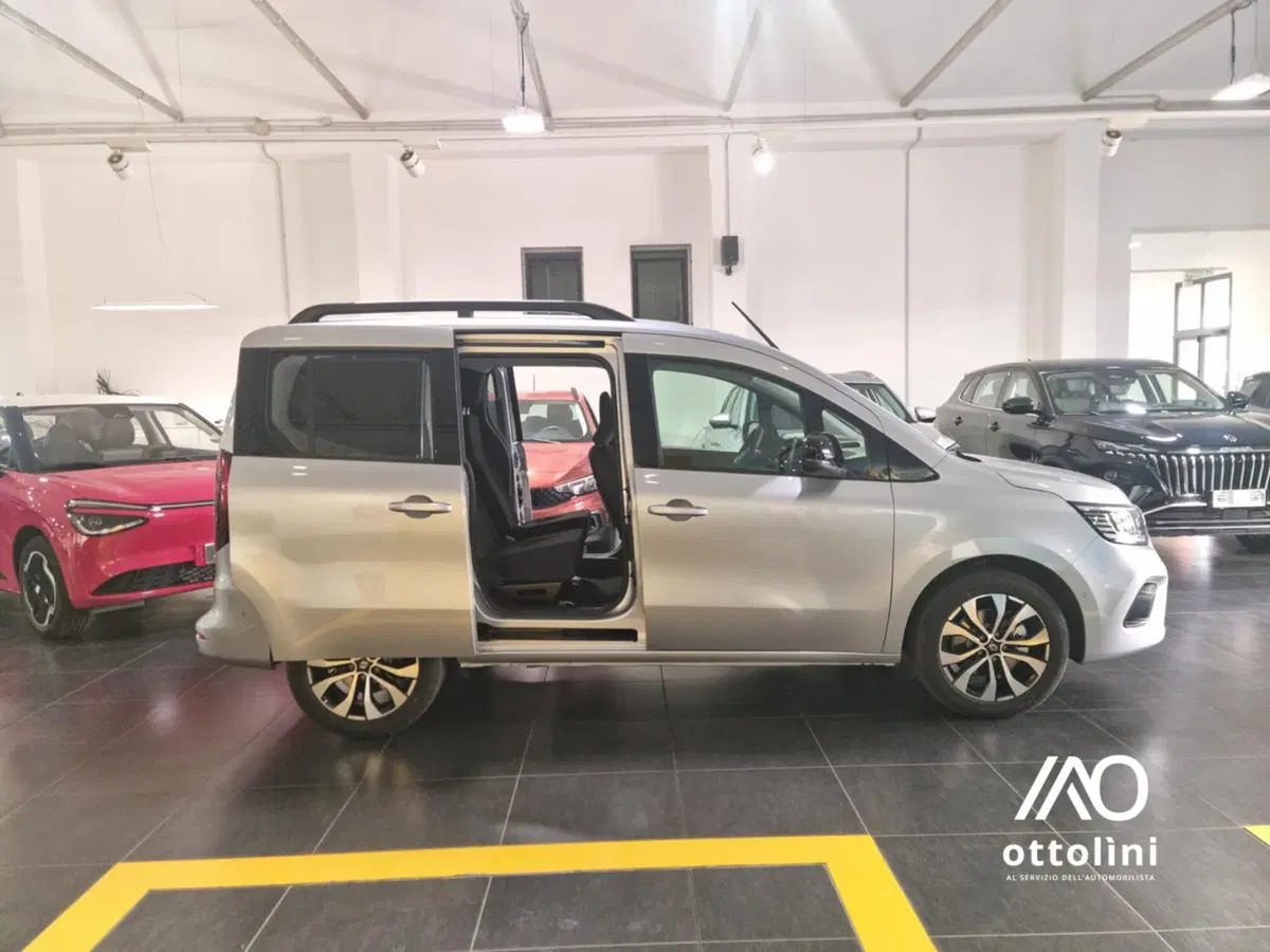 Renault Kangoo nuova a Cagliari (4)
