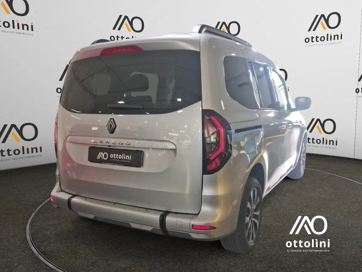 Renault Kangoo nuova a Cagliari (5)