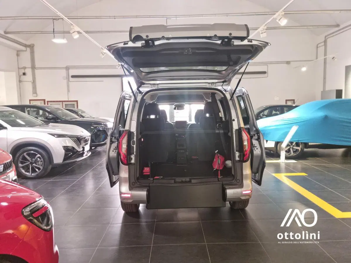 Renault Kangoo nuova a Cagliari (7)