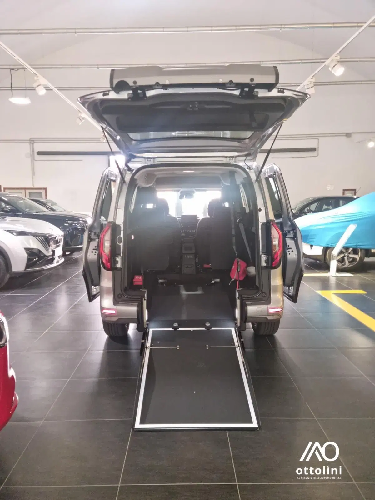 Renault Kangoo nuova a Cagliari (8)