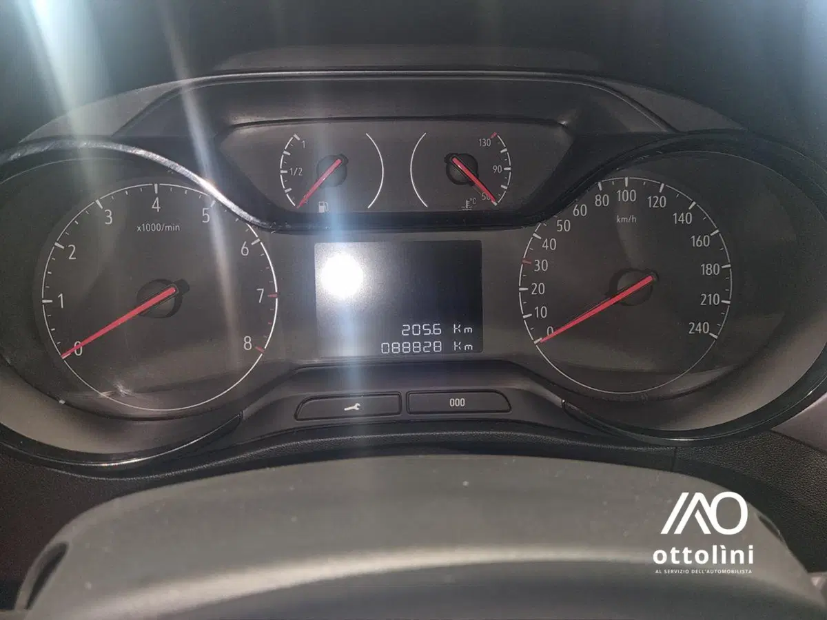Opel Crossland X usata a Cagliari (9)