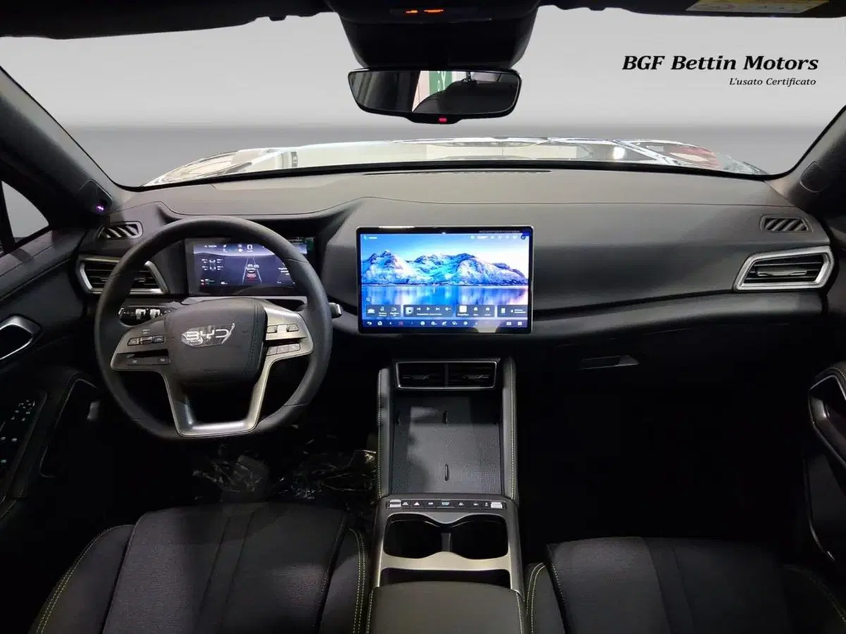 Byd Atto 2 DM-i nuova a Padova (11)
