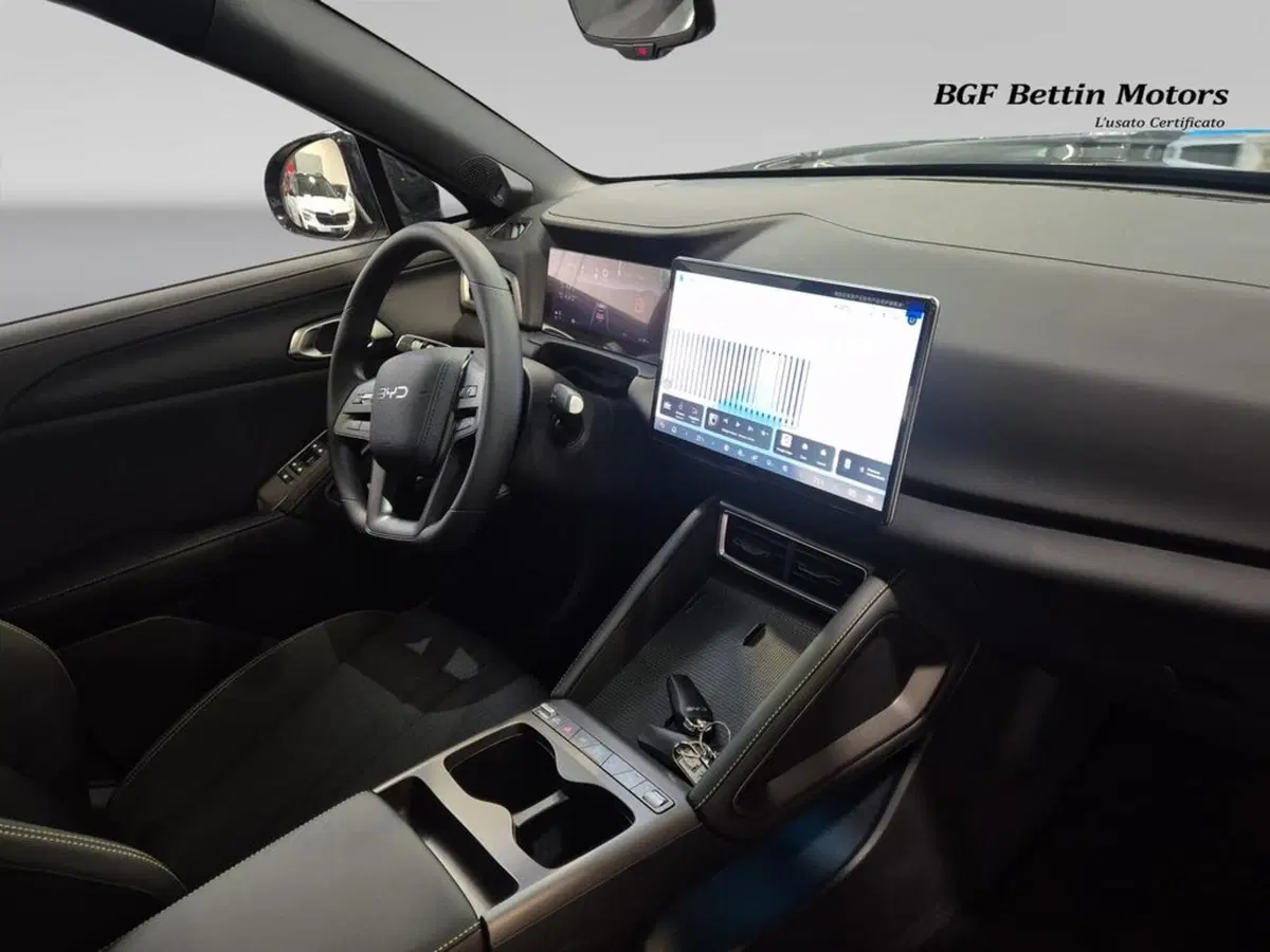 Byd Atto 2 DM-i nuova a Padova (14)