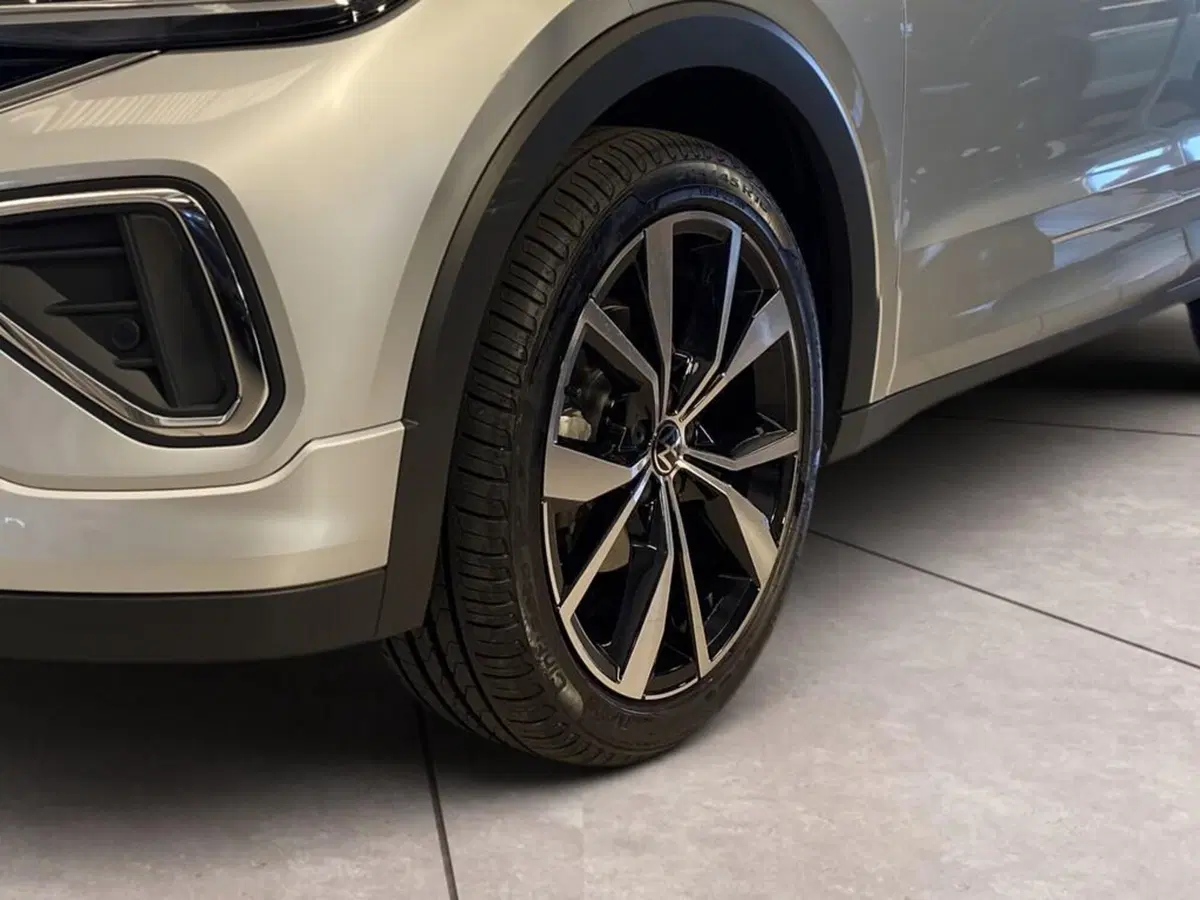 Volkswagen T-Cross usata a Torino (15)