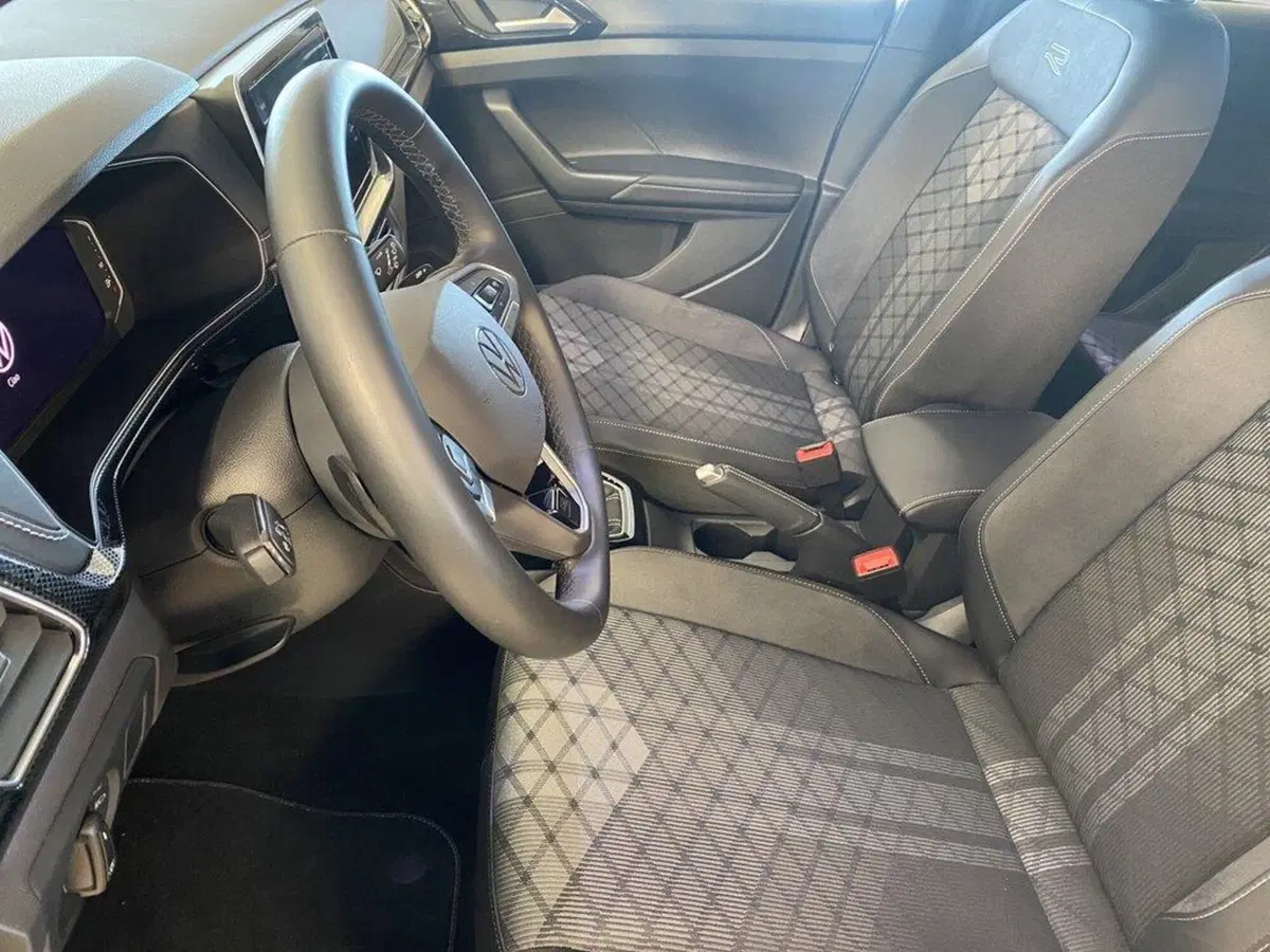 Volkswagen T-Cross usata a Torino (7)