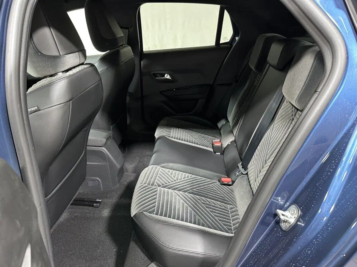 Lancia Ypsilon nuova a Sondrio (11)