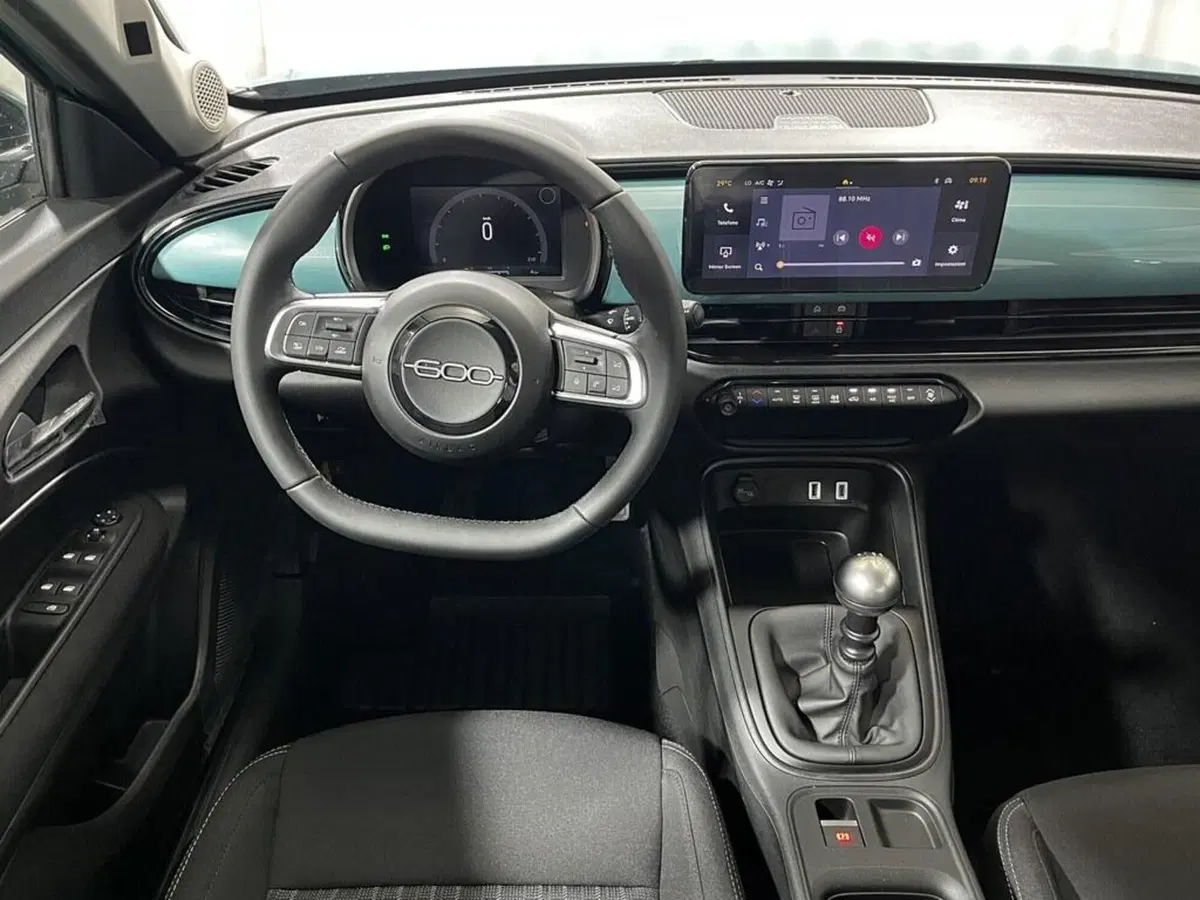 Fiat 600 nuova a Sondrio (13)