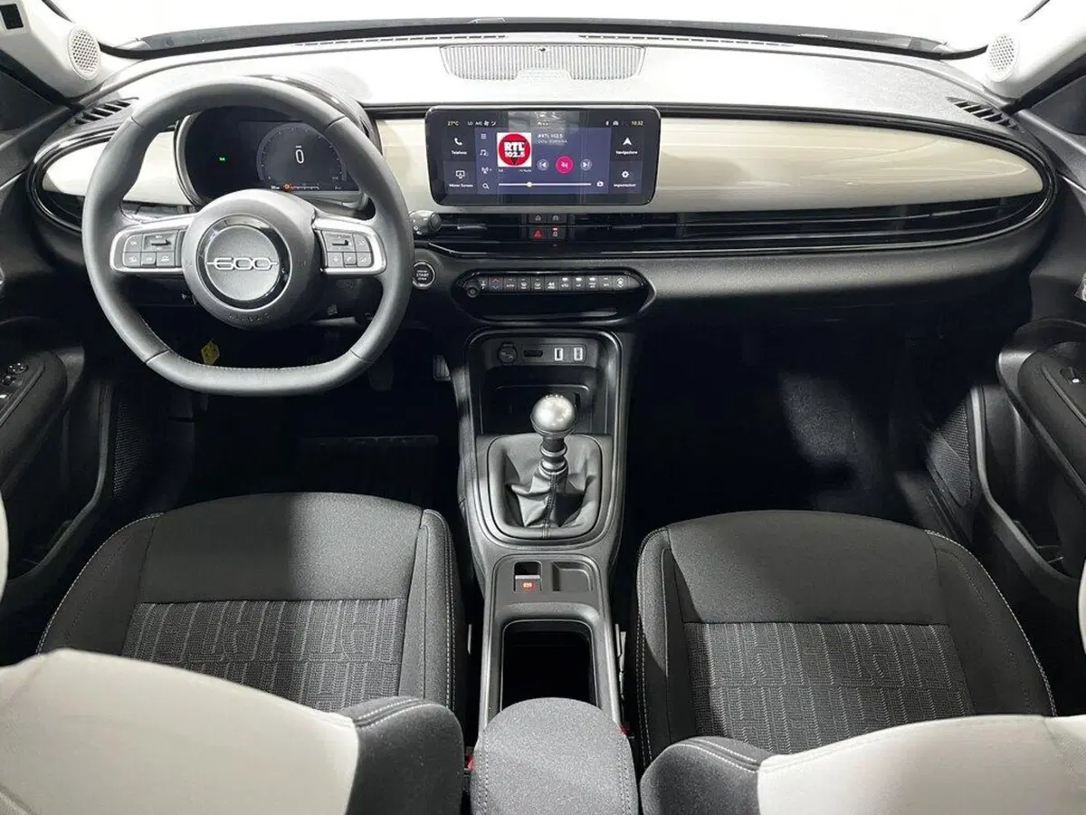 Fiat 600 nuova a Sondrio (12)
