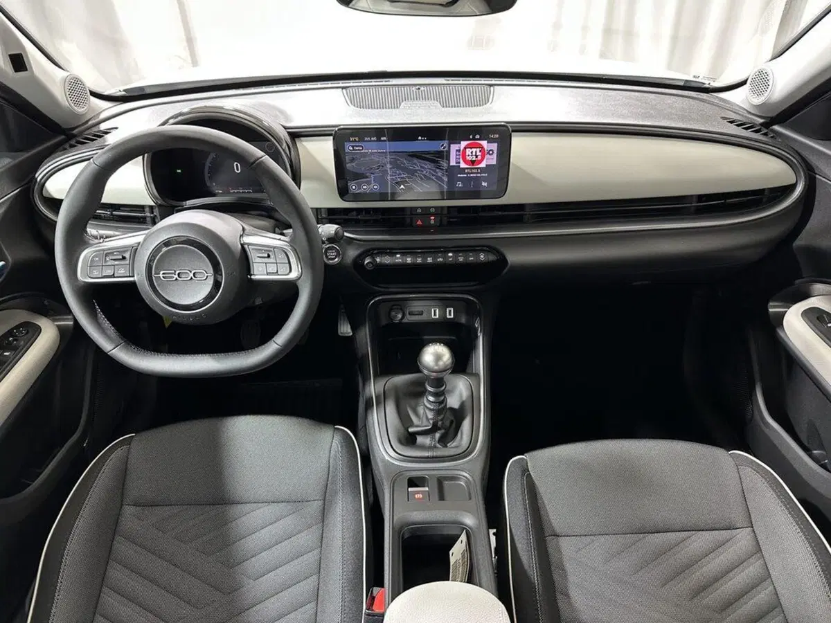 Fiat 600 nuova a Sondrio (12)