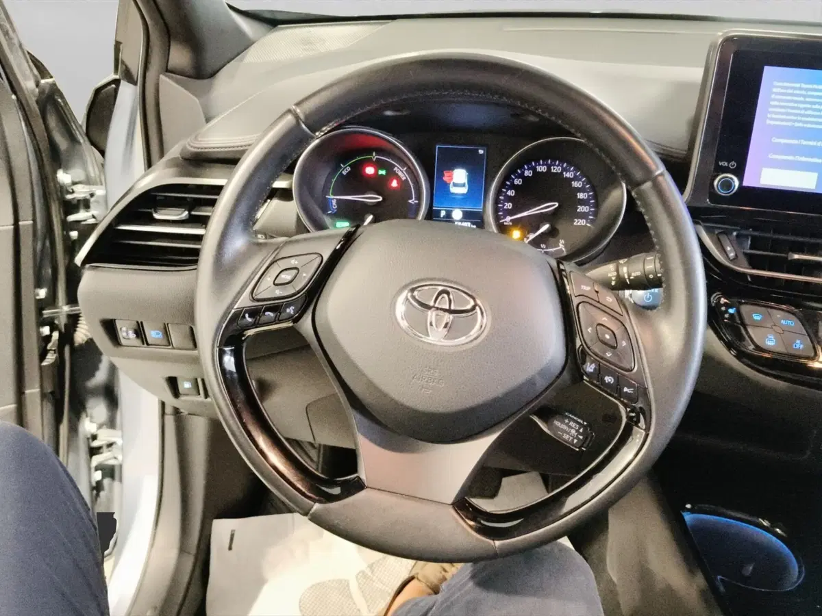 Toyota Toyota C-HR usata a Genova (14)