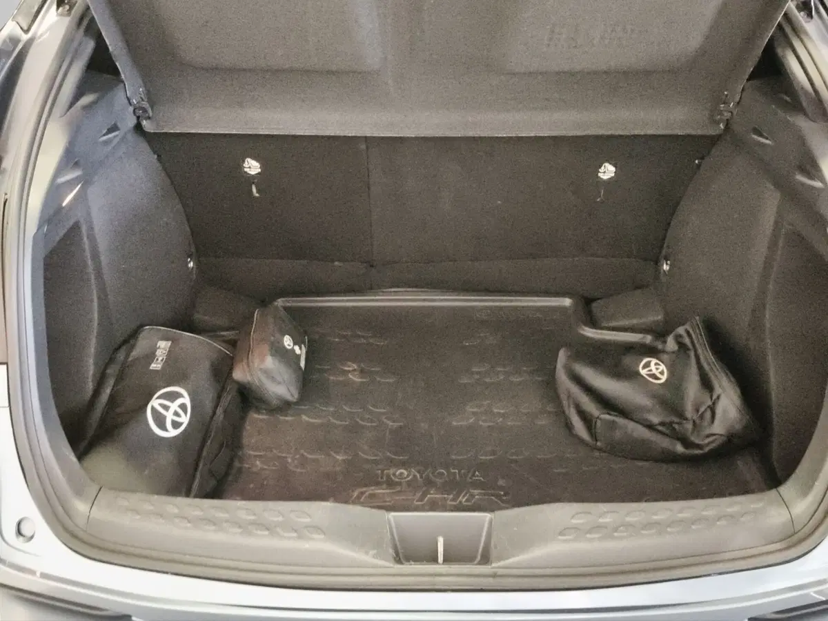 Toyota Toyota C-HR usata a Genova (17)