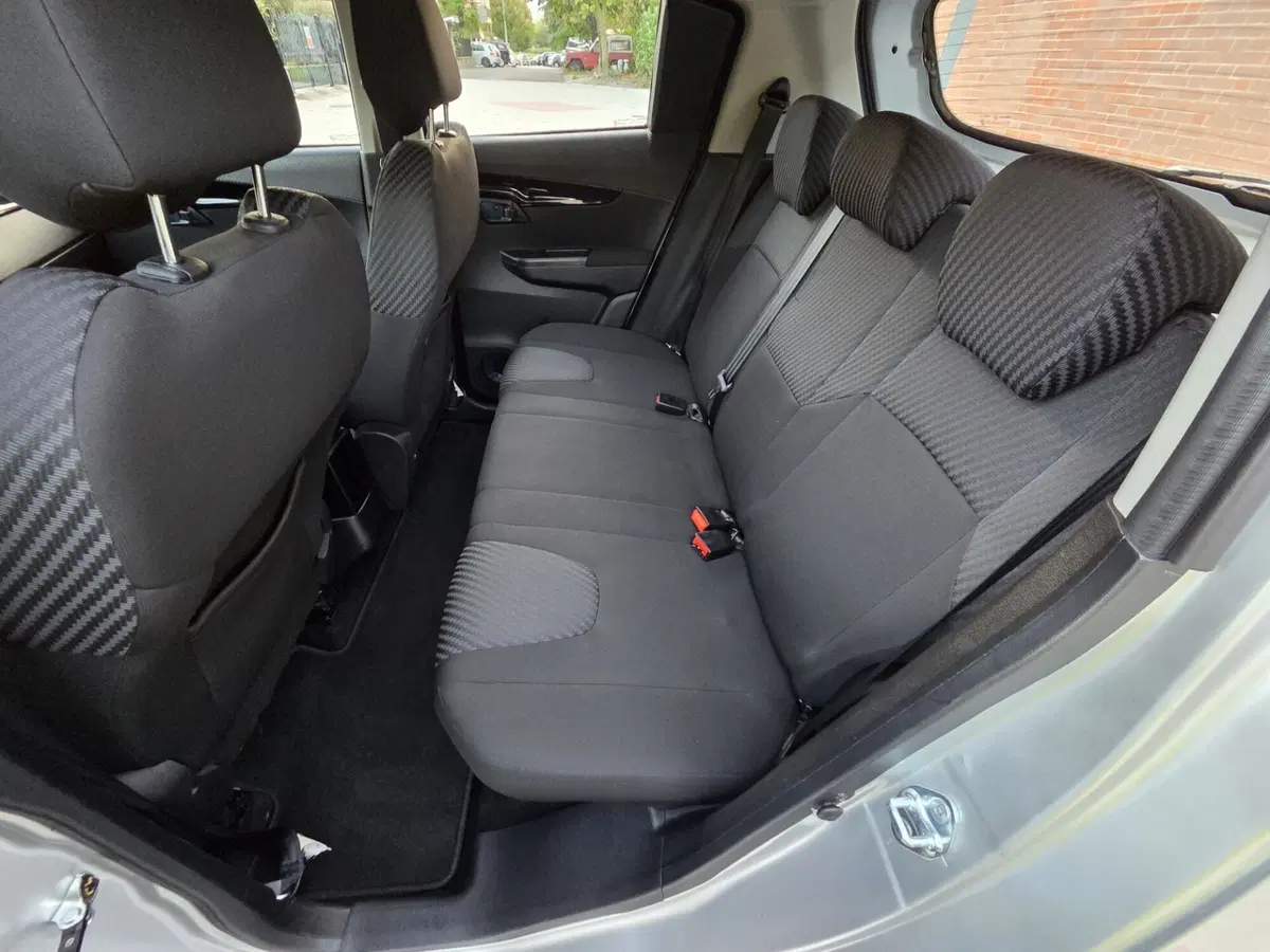 Mahindra KUV100 usata a Torino (12)
