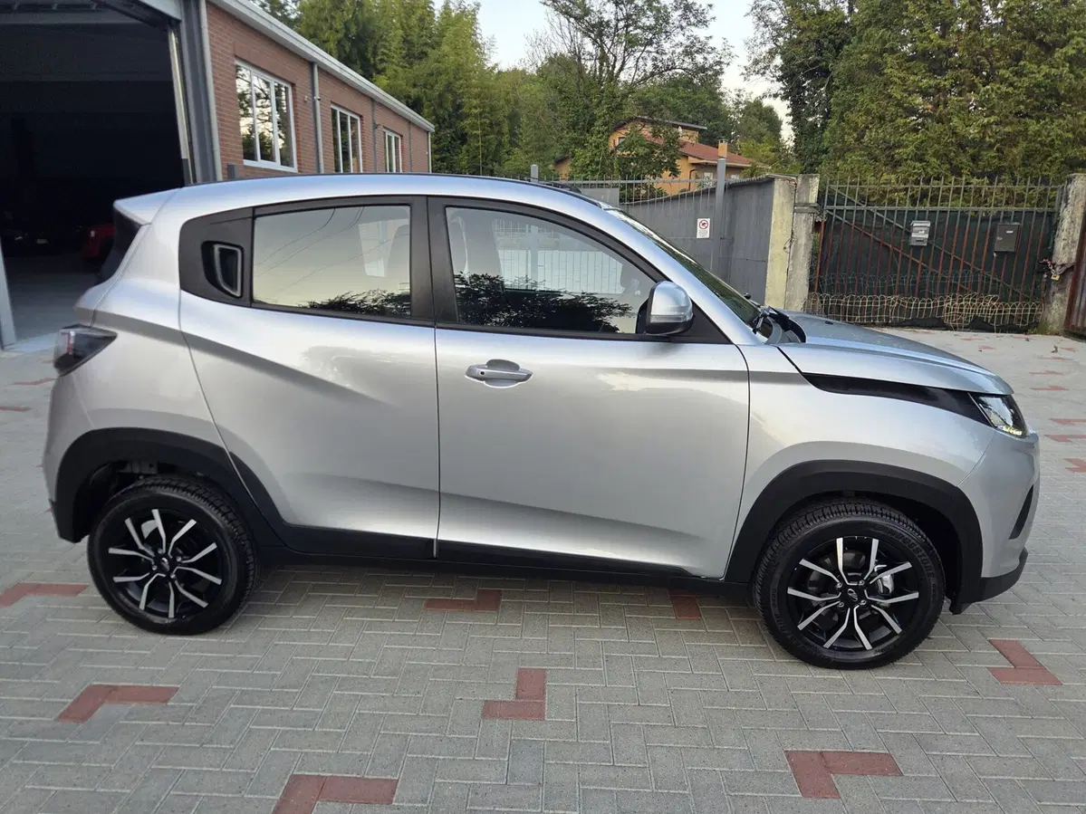 Mahindra KUV100 usata a Torino (13)