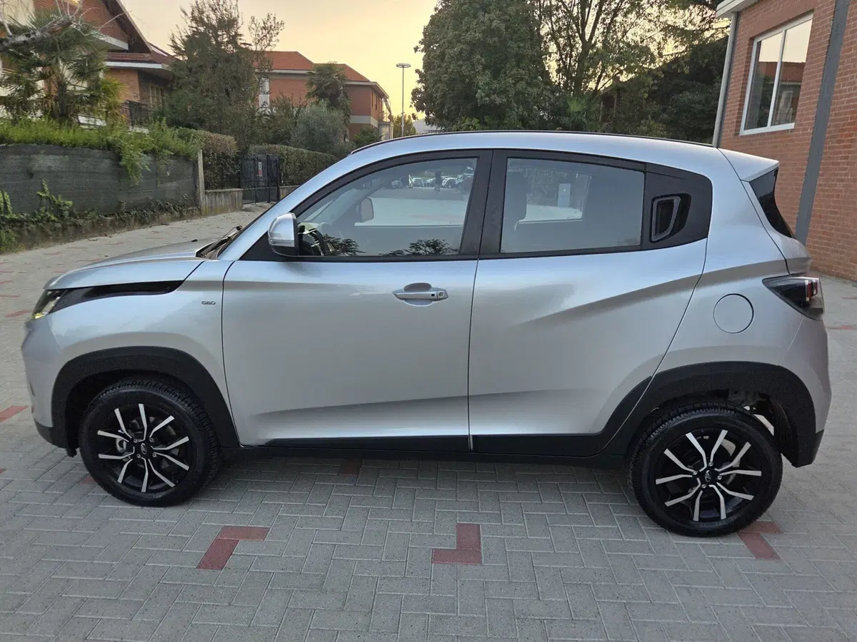 Mahindra KUV100 usata a Torino (14)