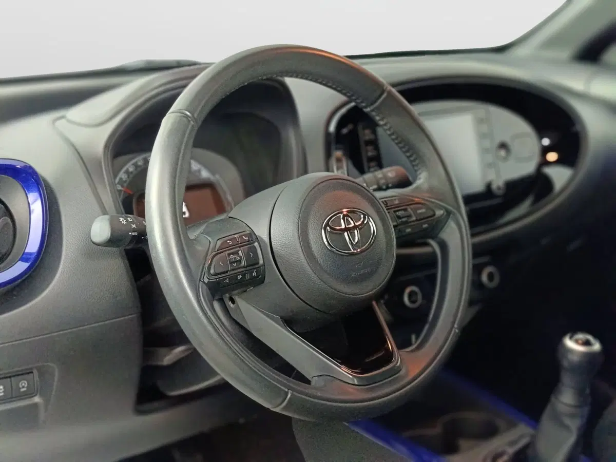 Toyota Aygo X usata a Ascoli Piceno (12)