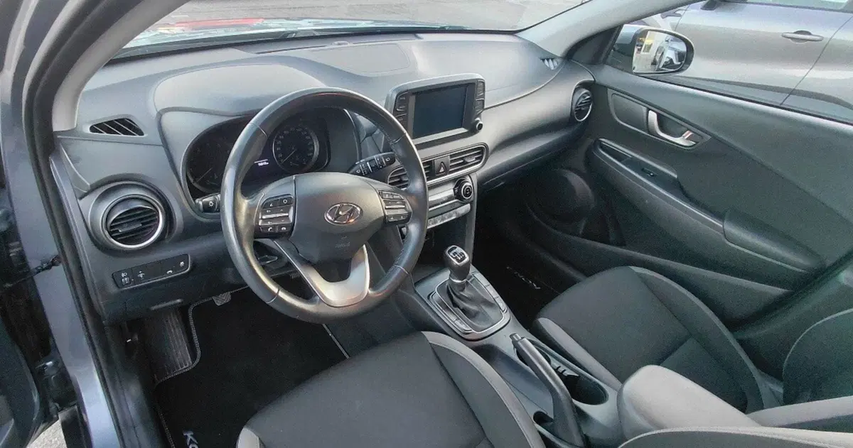 Hyundai Kona usata a Cosenza (9)