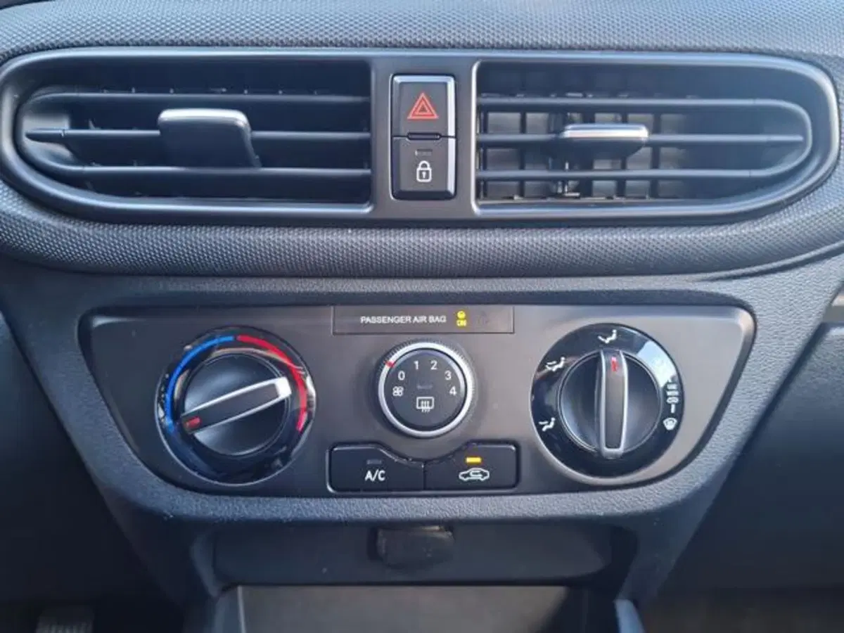 Hyundai i10 usata a Salerno (18)