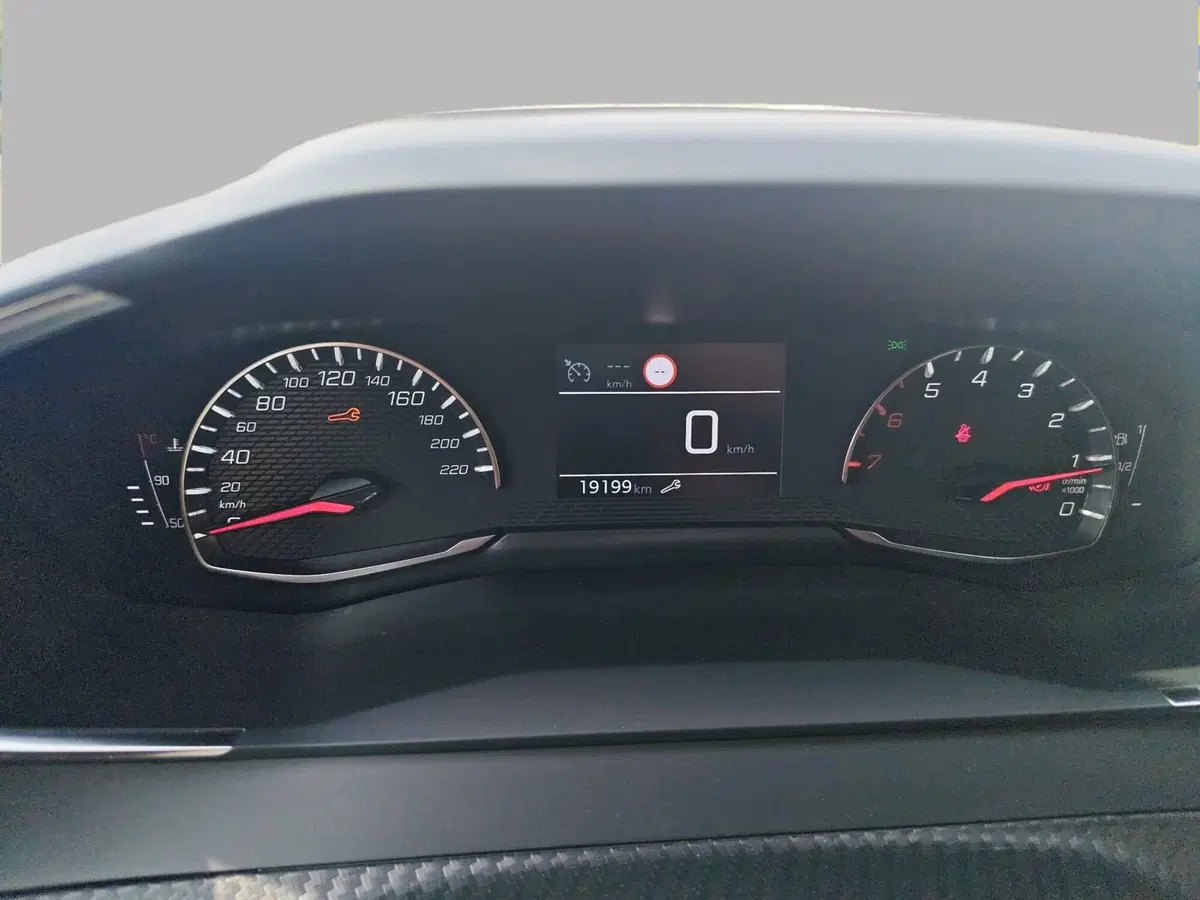 Peugeot 208 usata a Milano (11)