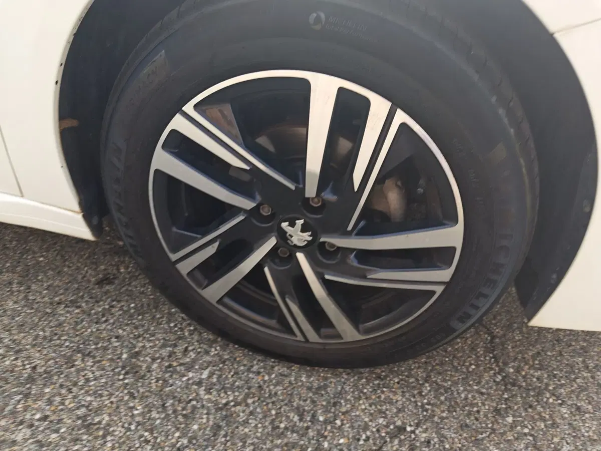 Peugeot 208 usata a Milano (17)