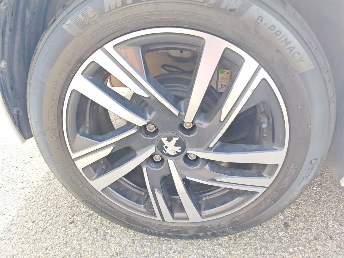 Peugeot 208 usata a Milano (18)