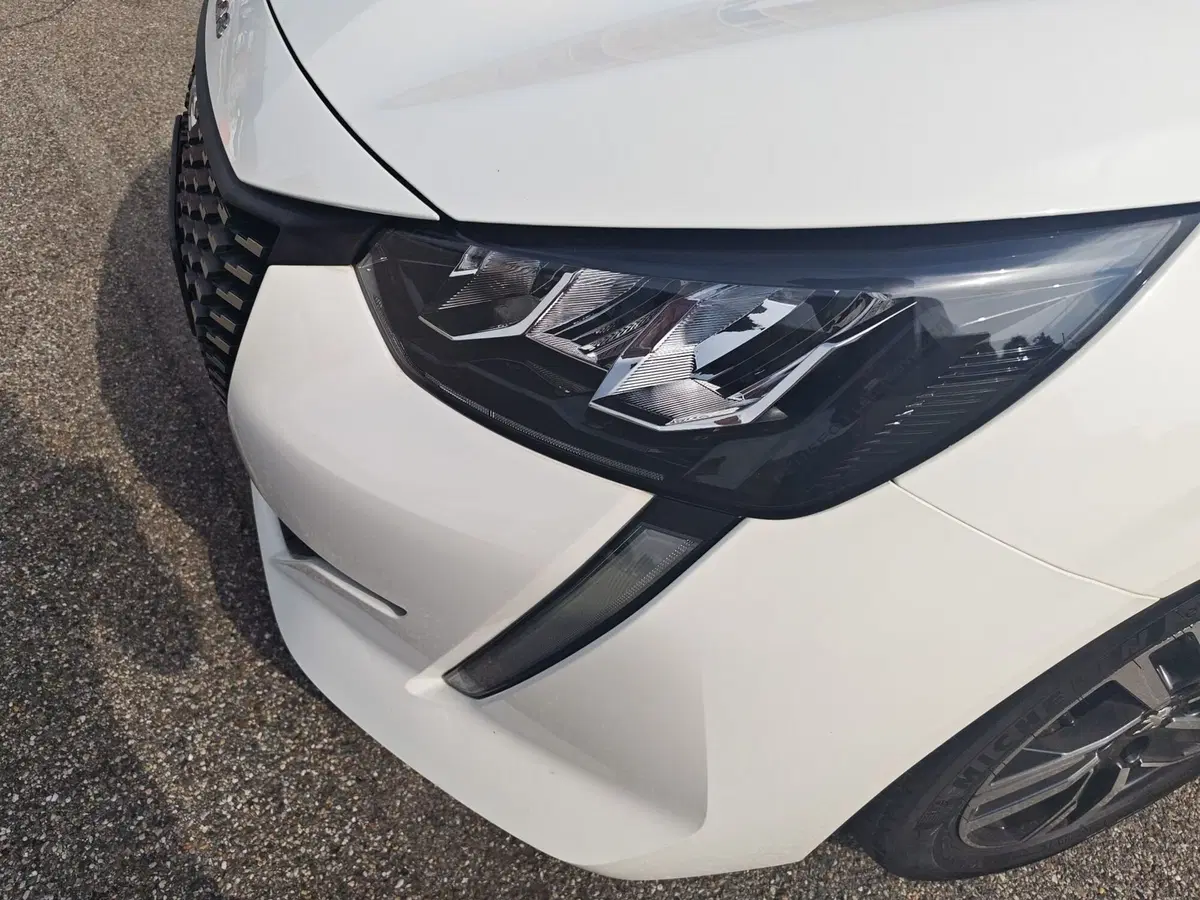 Peugeot 208 usata a Milano (5)