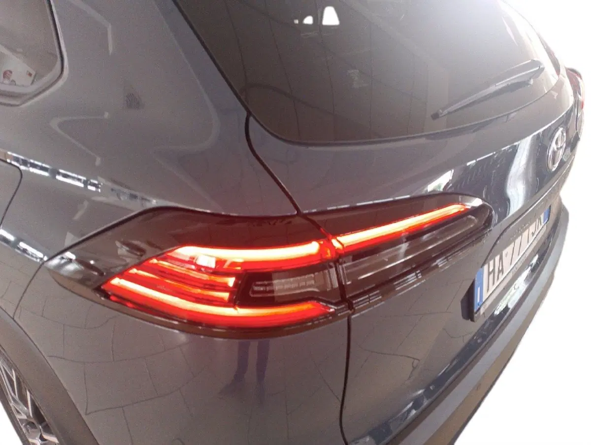 Toyota Corolla Cross usata a Lecce (10)