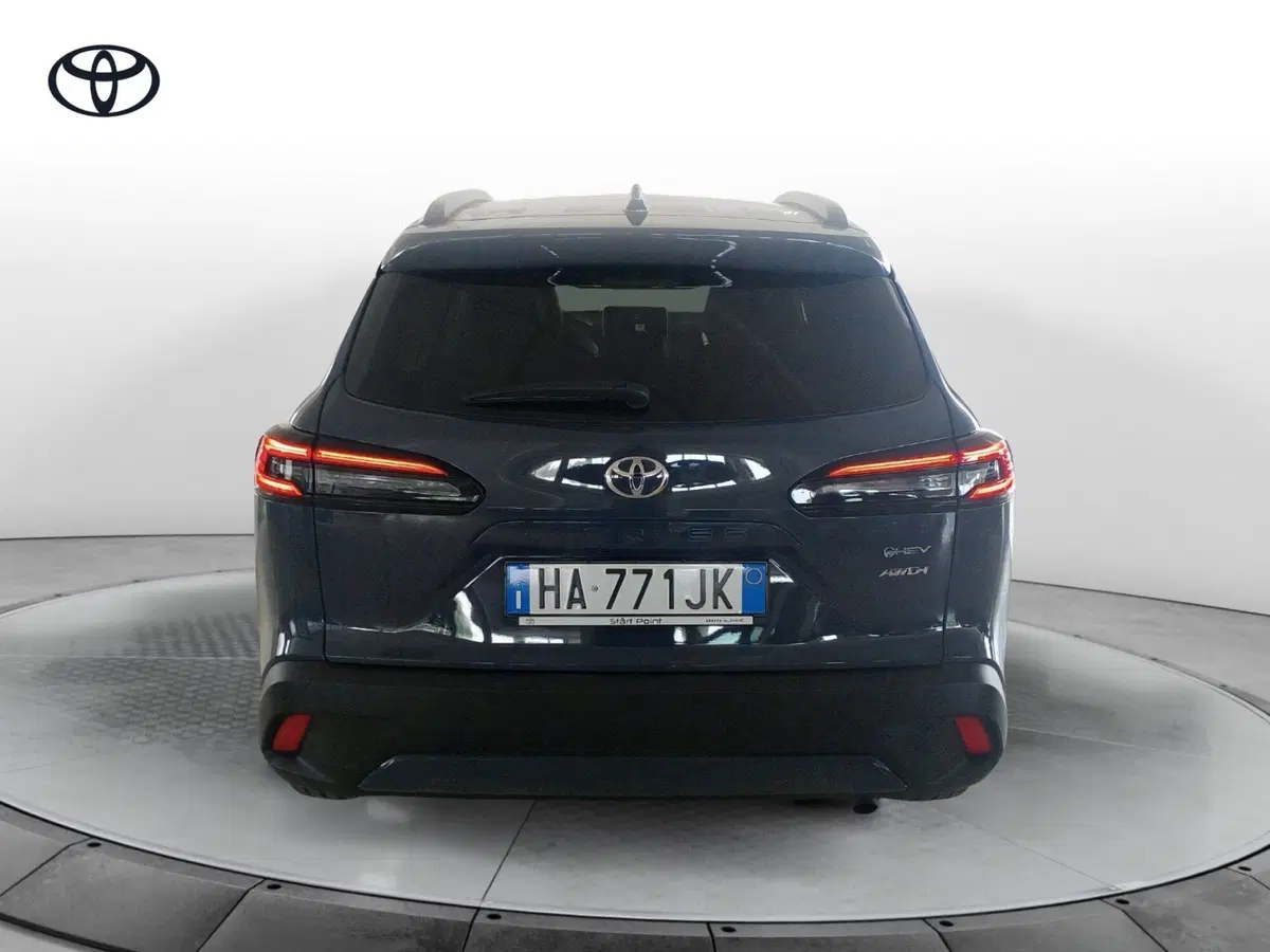 Toyota Corolla Cross usata a Lecce (4)