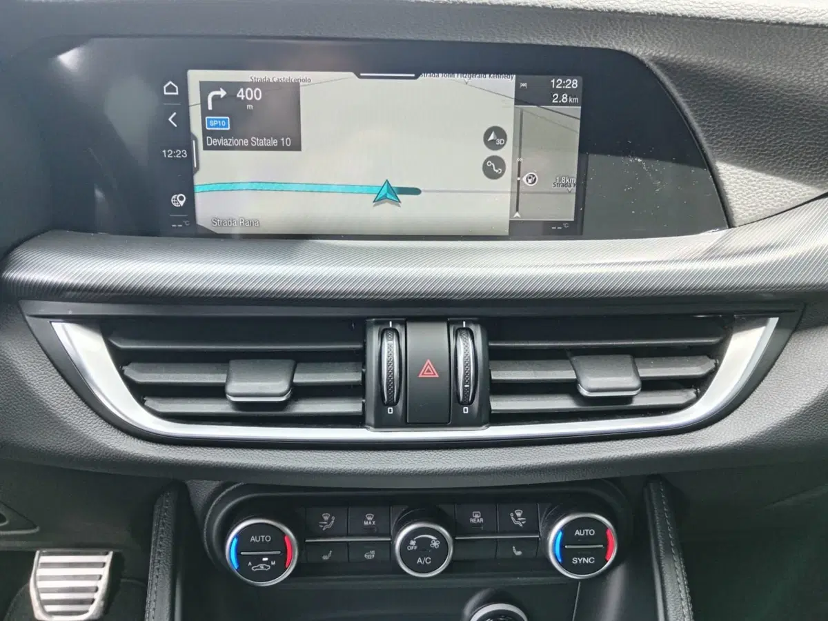 Alfa Romeo Stelvio usata a Alessandria (18)