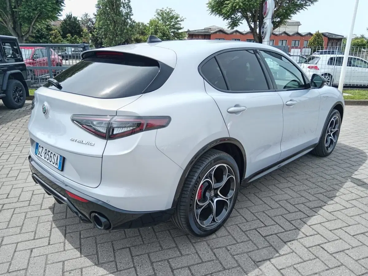 Alfa Romeo Stelvio usata a Alessandria (5)