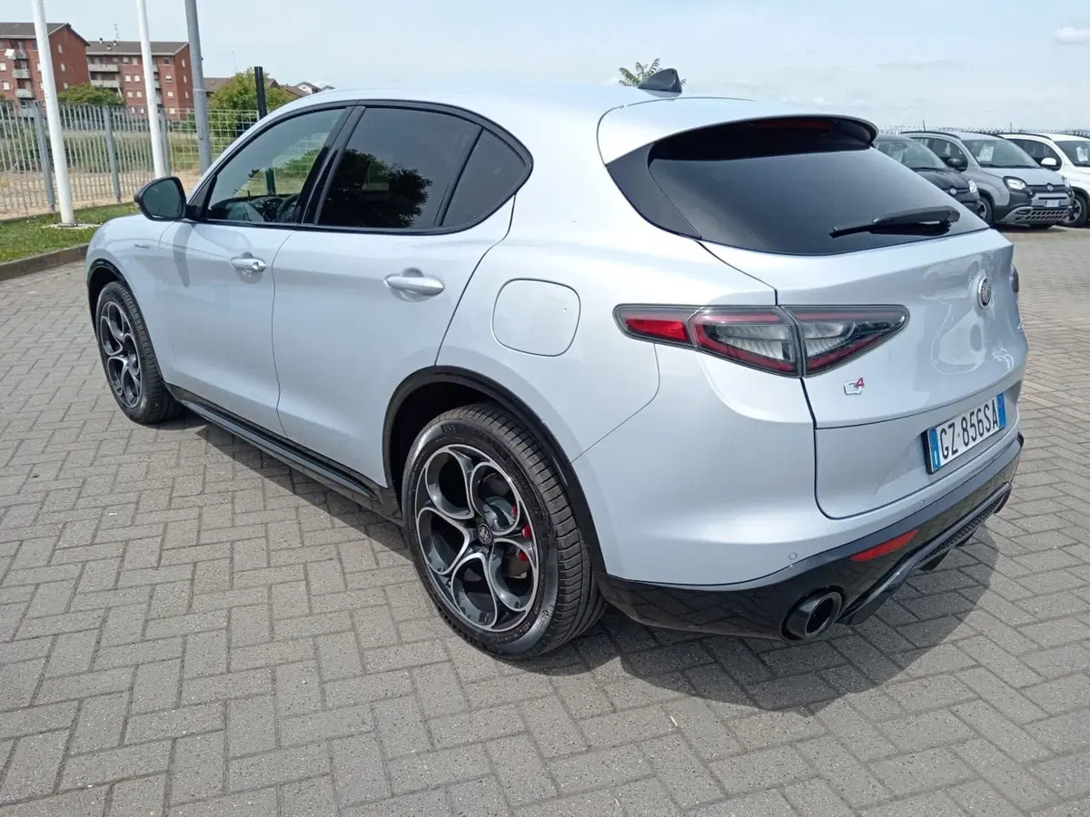Alfa Romeo Stelvio usata a Alessandria (8)